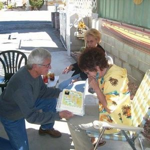 Meet your Posher, Dot